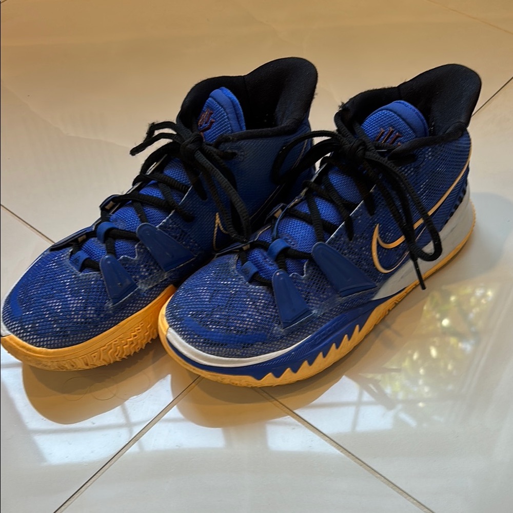 Nike Youth size 7 Nike Kyrie 7 basketball Sneakers hyper royal blue and yellow